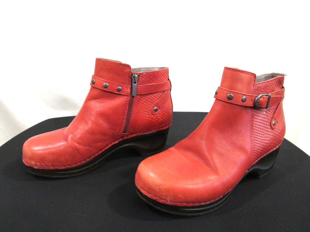 Sanita Dakota Red Leather Snake, Studded Comfort Clog Boots Women 8.5US/39EU